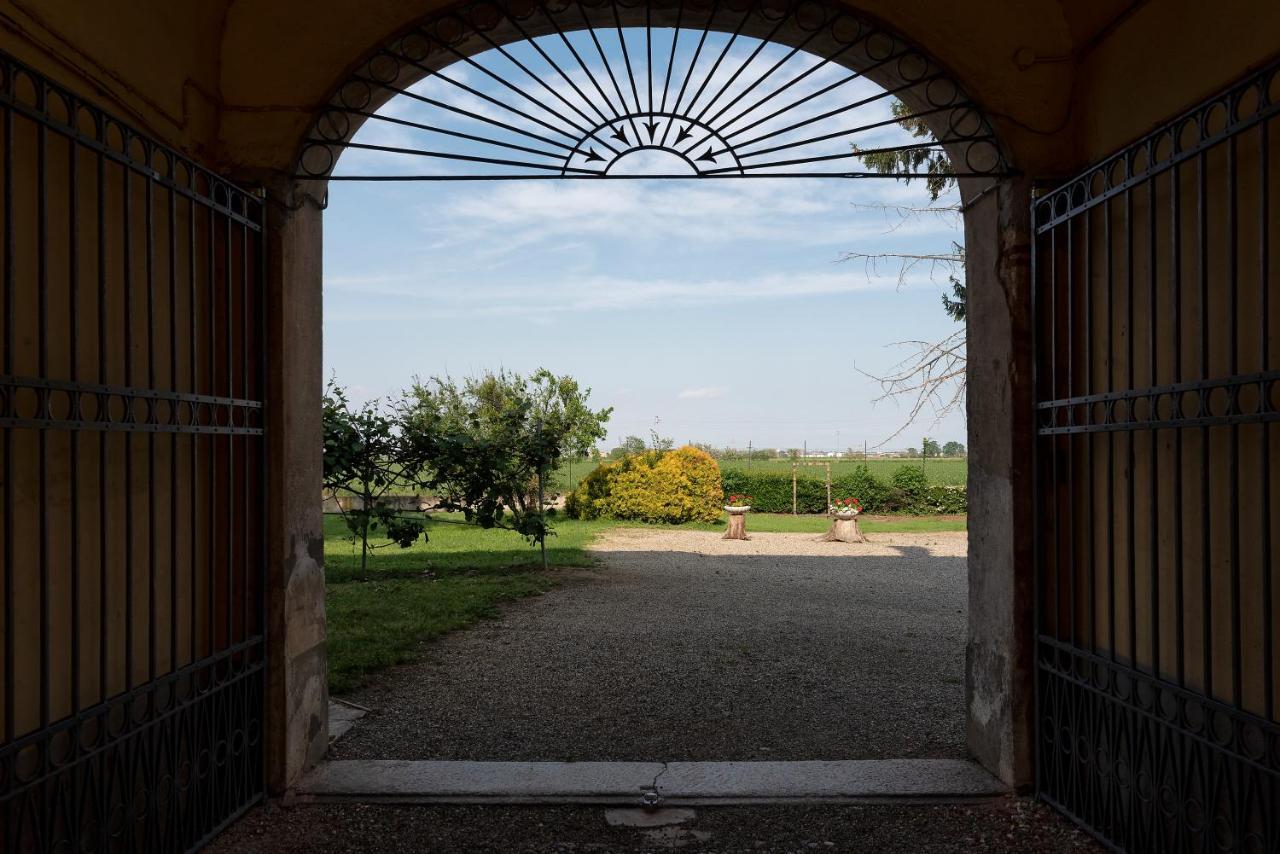 Agriturismo Cascina Graziosa 加梅里亚诺 外观 照片